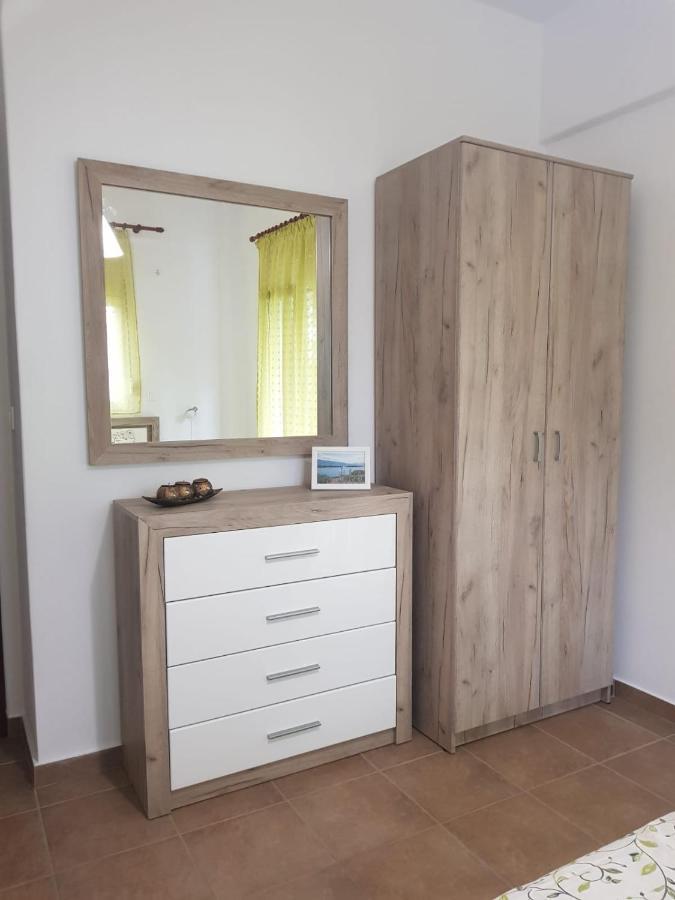Apartamenty Rodzinne Kaména Voúrla Eksteriør bilde
